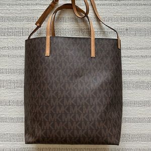 MICHAEL KORS HAYLEY TOTE BRN/PEANUT
